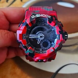 Casio g-shock wb 20bar red army